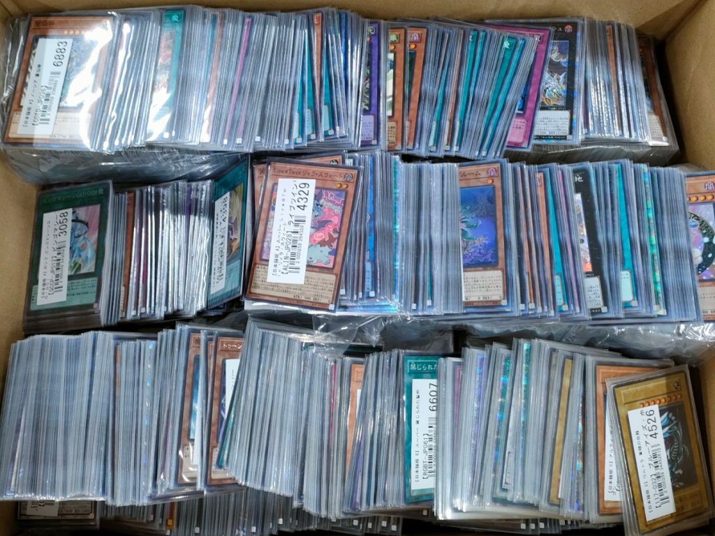【遊戯王買取実績】重さ約11kg、1000点以上のカードを買取